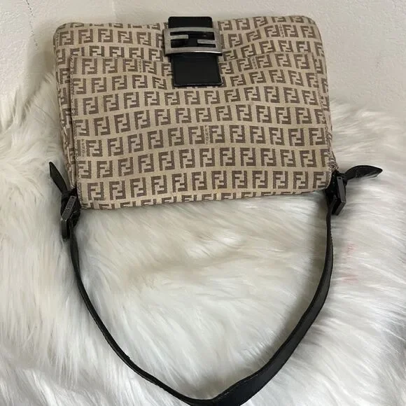 💯Authentic Fendi Shoulder Bag🍀